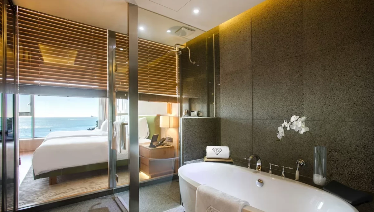 %EB%B2%A0%EC%9D%B4%EB%AA%AC%EB%93%9C%ED%98%B8%ED%85%944.png?type=w1200