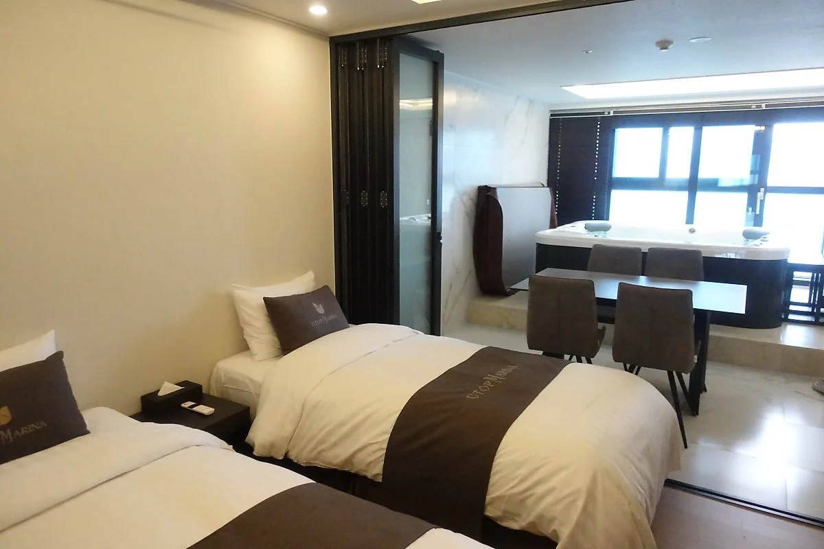 DSC04289.JPG?type=w1200