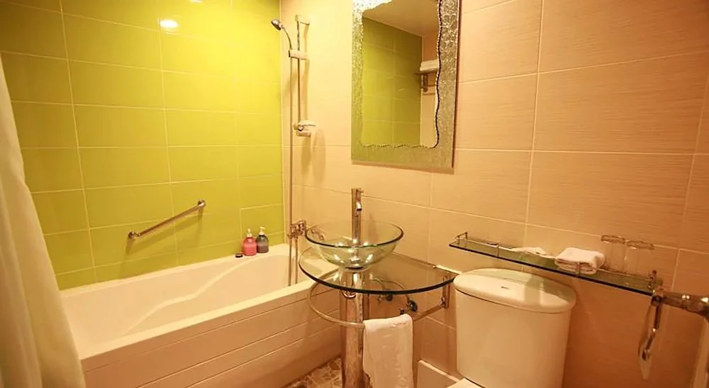 72bc3464_z.jpg?type=w1200