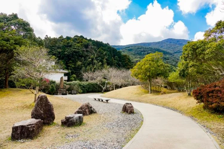 009-09.jpg?type=w1200