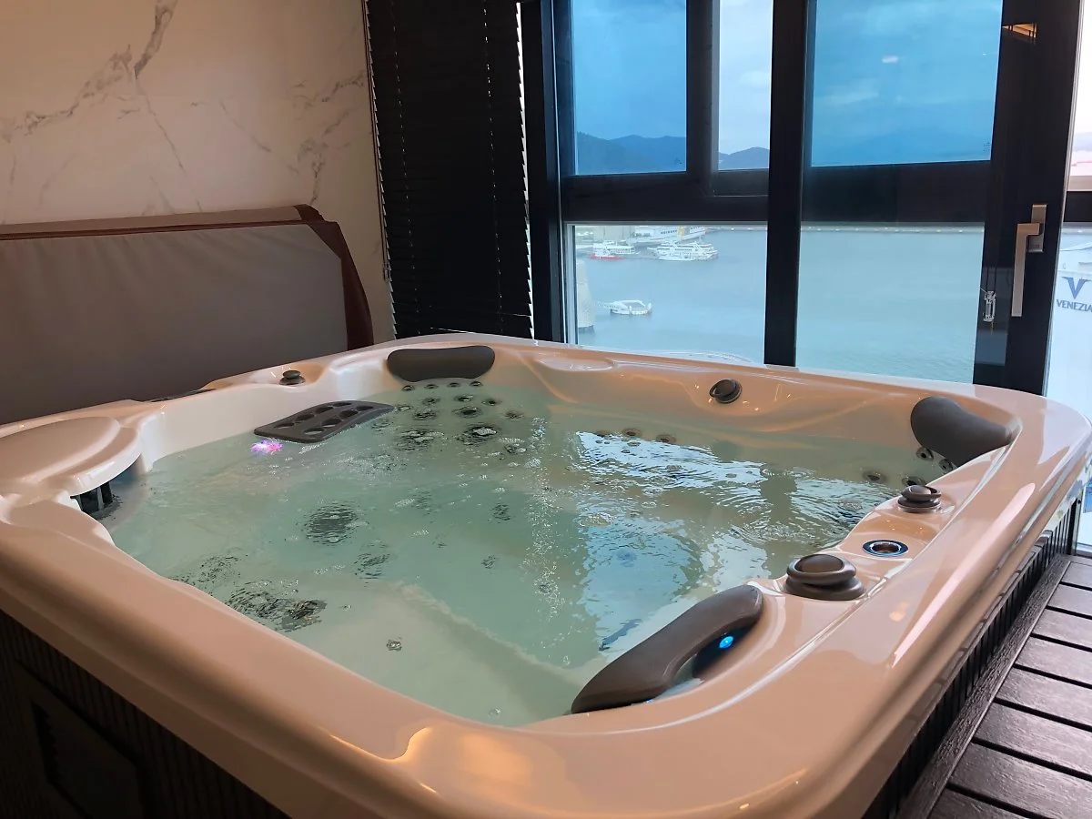 IMG_6754.JPG?type=w1200