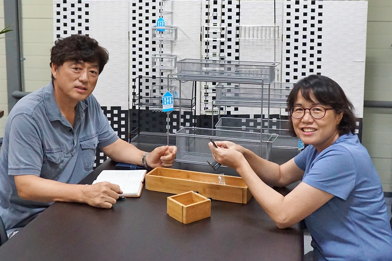 노바리빙 대표 부부.jpeg