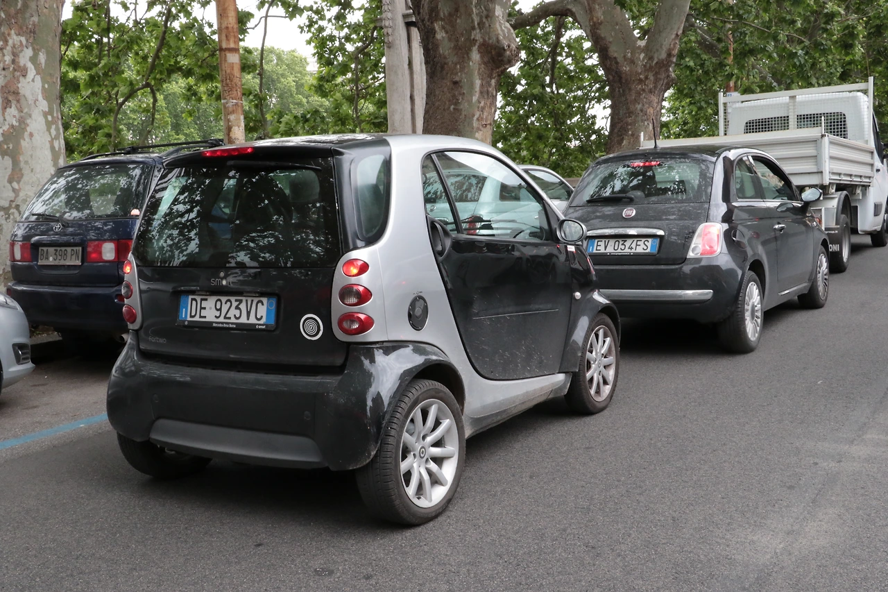 로마 차_피아트와 스마트-01.JPG