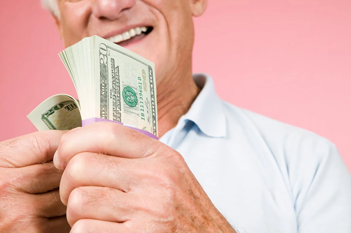 150427-seniormoney-stock.jpg?type=w1200