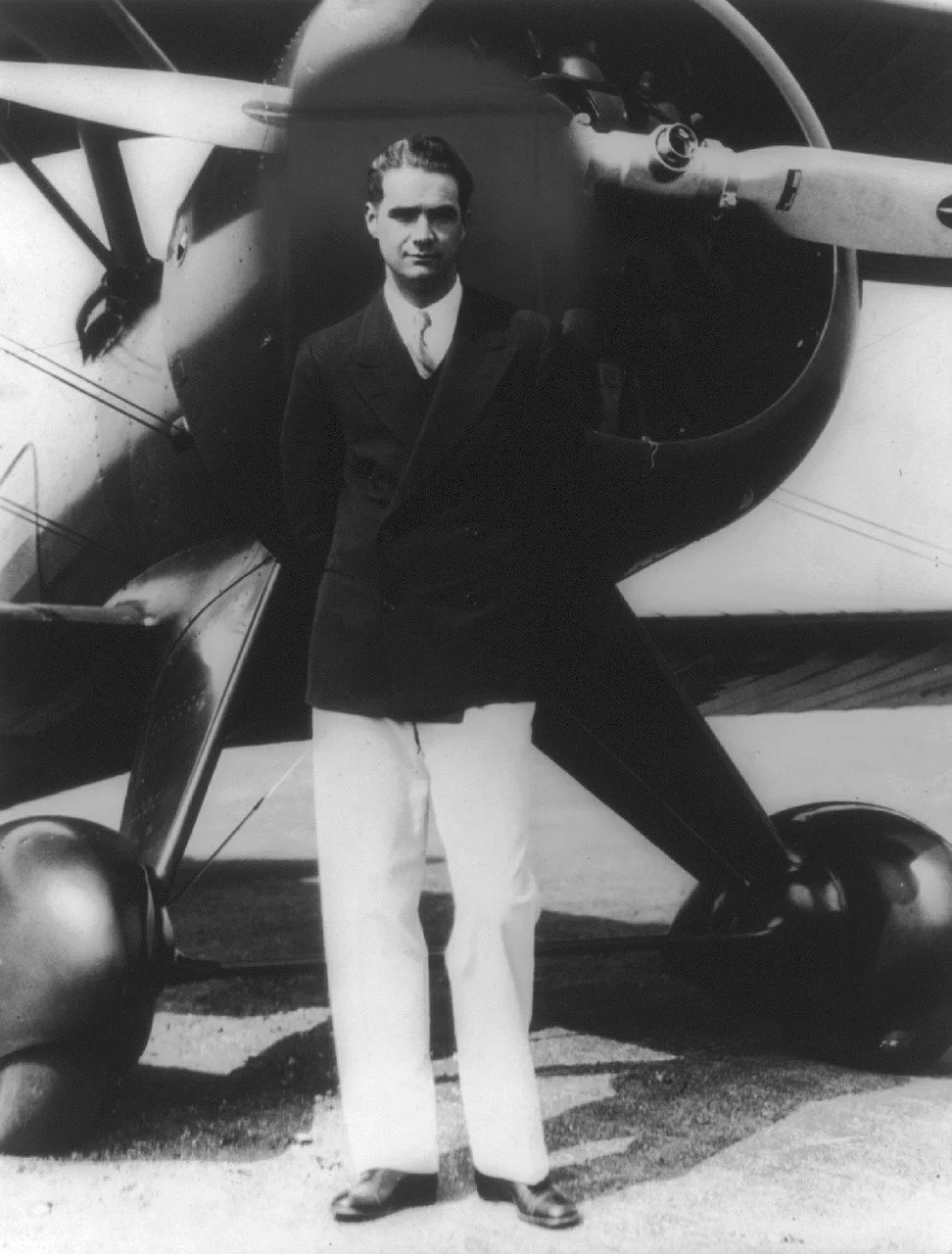 howard-hughes-393741_1280.jpg?type=w1200
