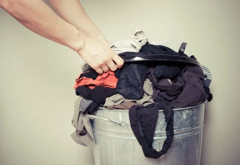 minimalist-wardrobe.jpg?type=w1200