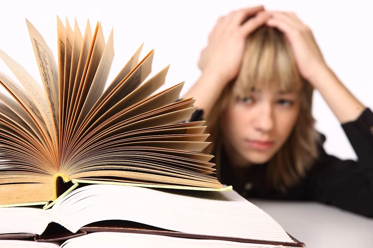 Bored_reading.jpg?type=w1200