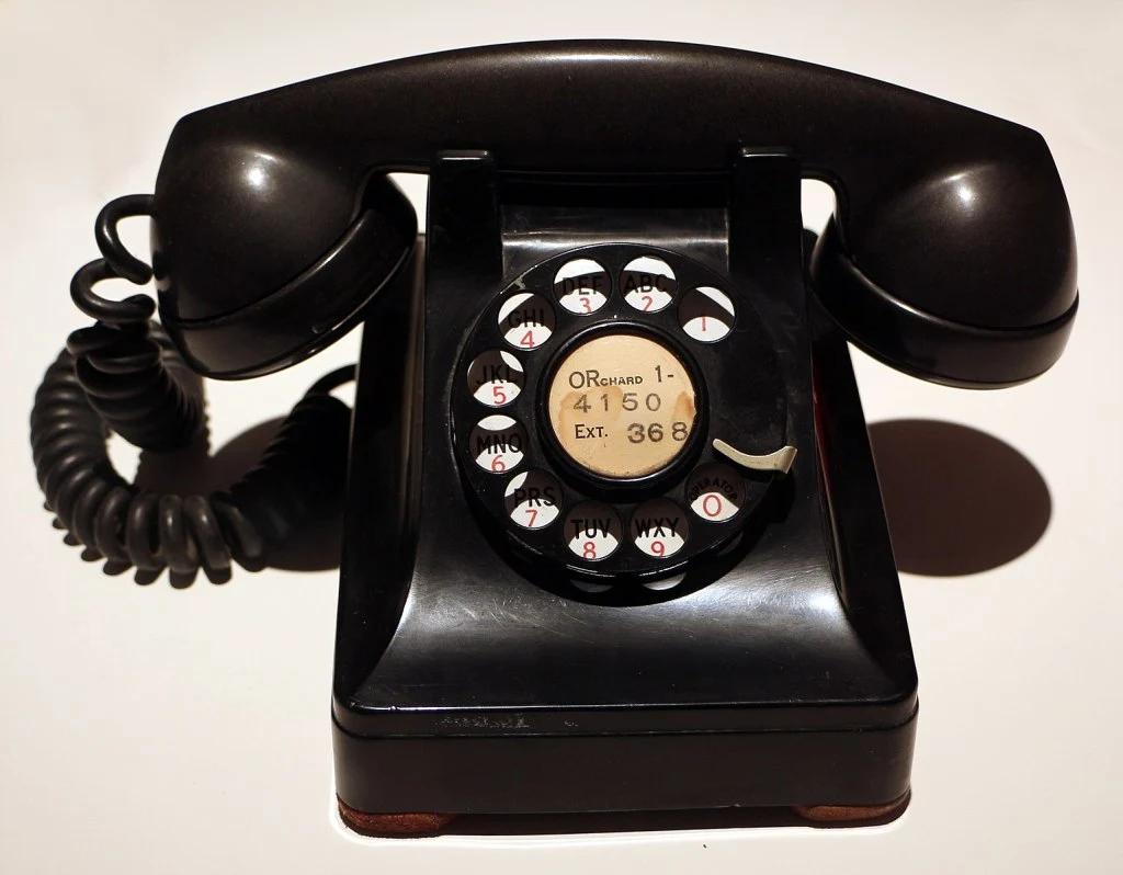 1538px-henry_dreyfuss_per_western_electric_manufacturing_co._telefono_modlelo_302_1937_ca.jpg?w=1024