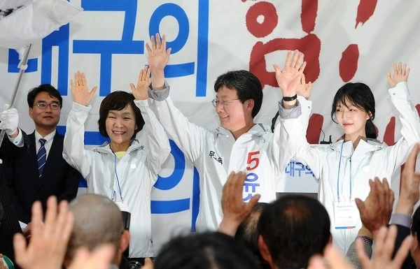 237AA33E56FBD2791E9BB5