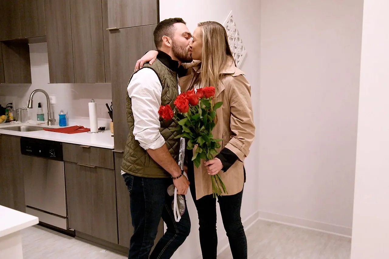 love-is-blind-mark-jessica.jpg?quality=80&strip=all&w=1284&h=856