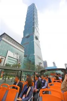 p02-170119-bus2.JPG?type=w966