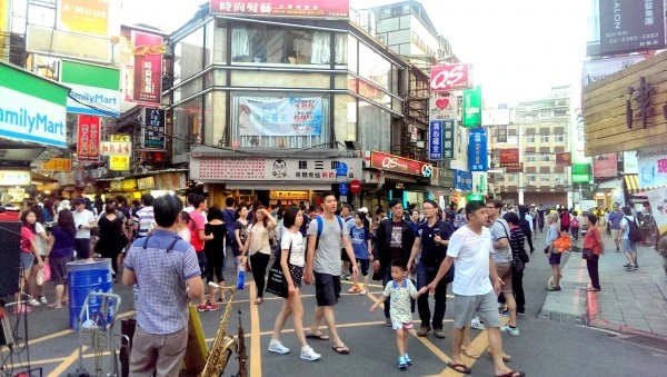 taipei_street_pedestrian.jpg?type=w773