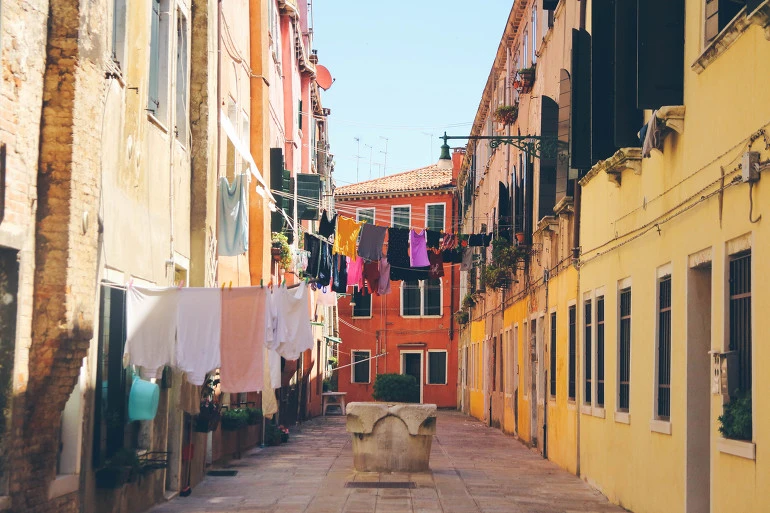 2558F74655CD6BAF3728B5