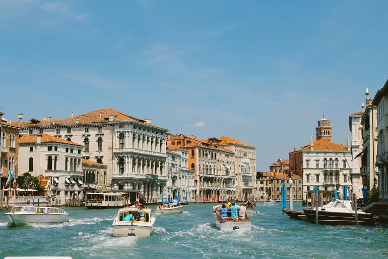 21748A4655CD6BA52663B5