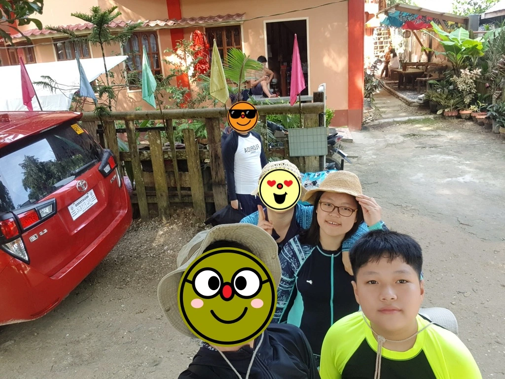 호핑투어 출발전 기념사진.jpeg