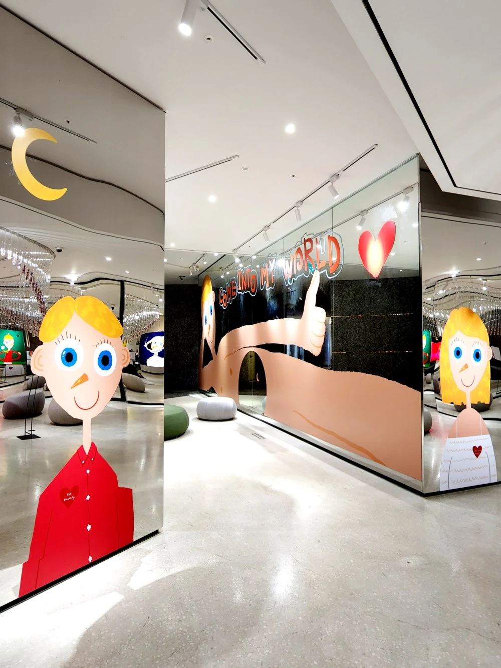 2_워커힐 로비에 위치한 ‘프린트 베이커리 워커힐 플래그십 스토어’.jpeg