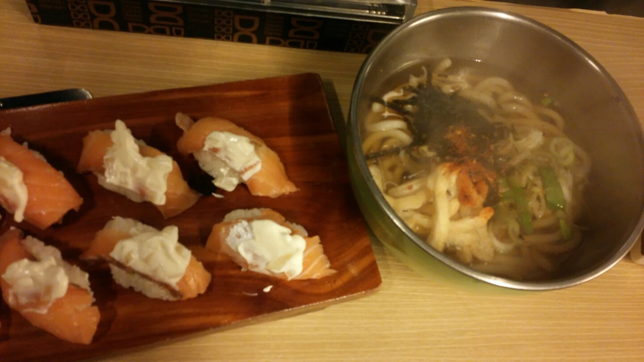 우동과 초밥.jpeg