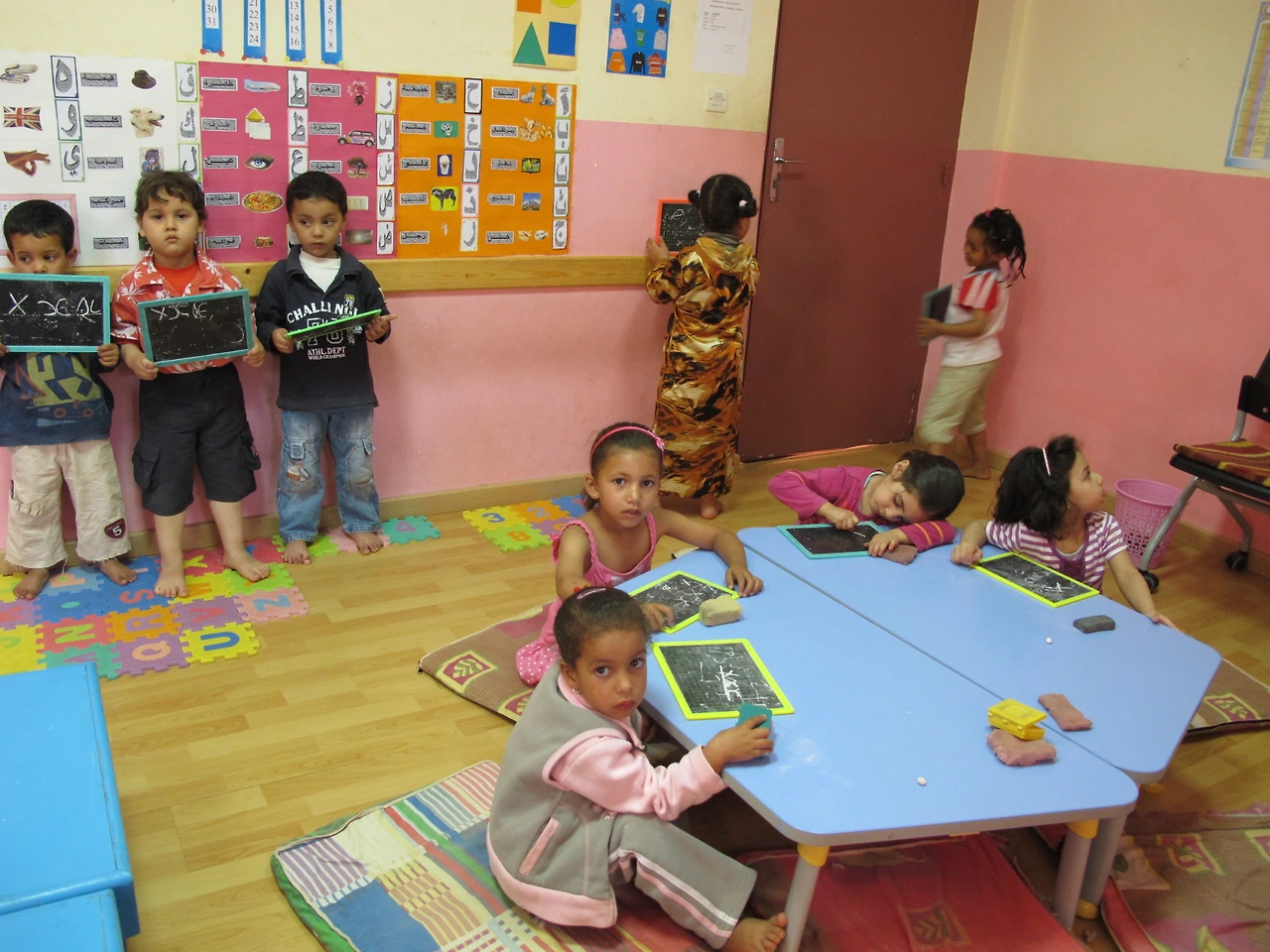 [3-9] 아이다움을 찾아볼 수 없었던 아이들의 무표정한 얼굴들.JPG