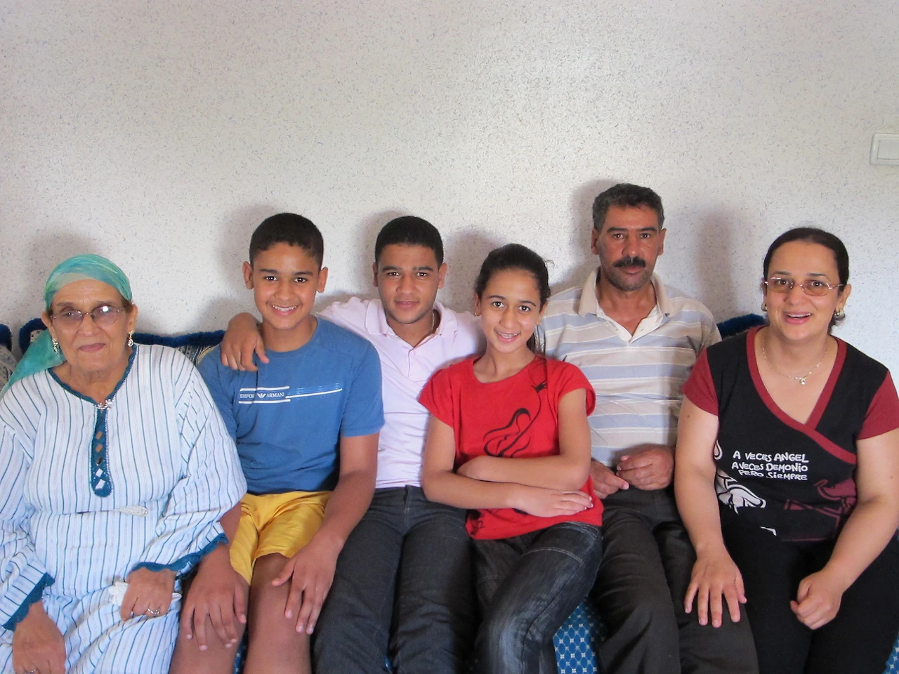 [2-17] 식사를 마치고 메리엄 가족들.JPG