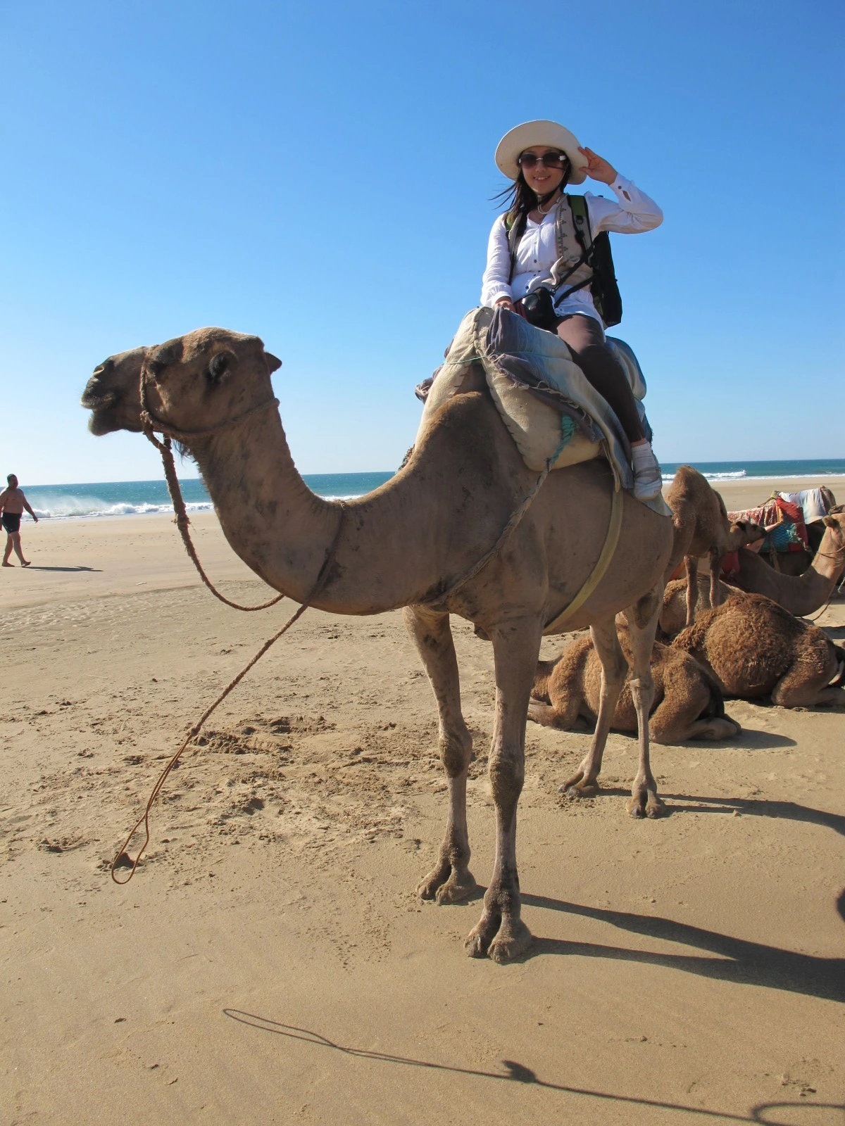 [5-10] 낙타 주인의 친절로 타게 된 낙타 ‘자밀라’.JPG