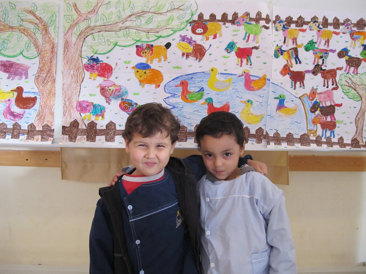 [3-95] 첫 작품 ‘티플렛 동물원’에서 기념사진 찍는 학부모와 아이들 1.JPG