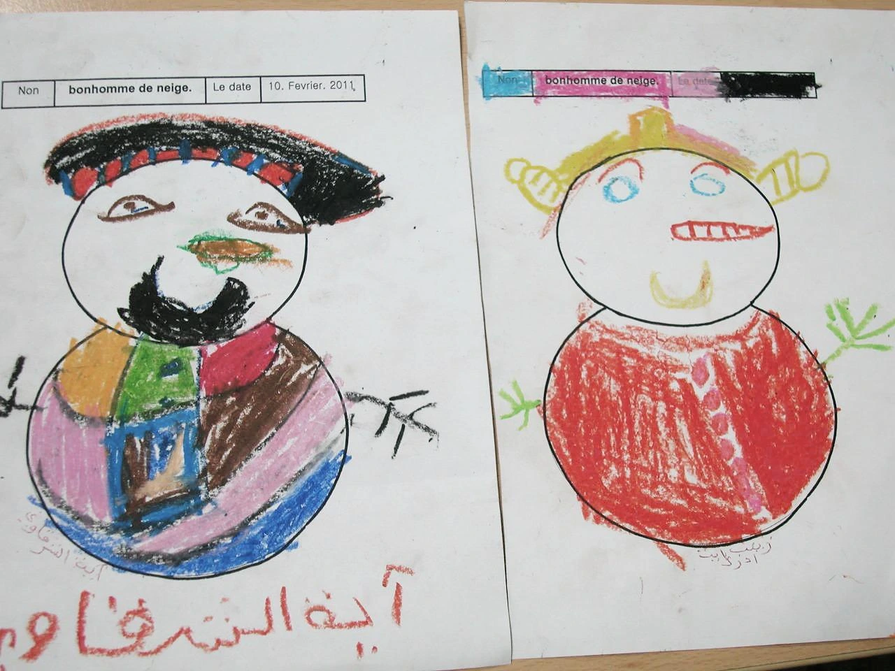 [3-68] 모자를 쓰고 알록달록 옷을 입은 눈사람.JPG