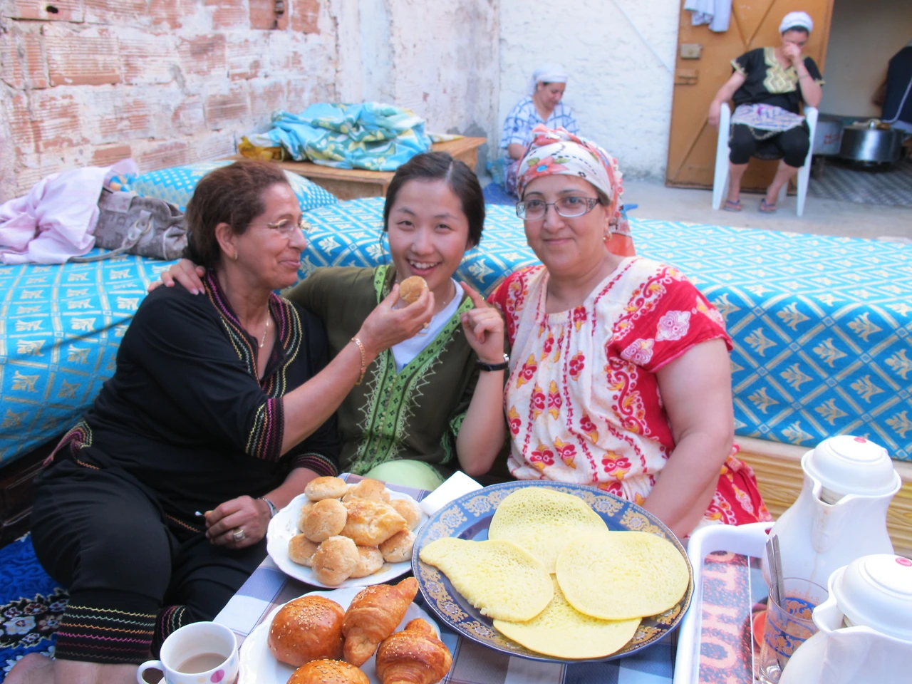 [2-34] 나를 많이 챙겨주셨던 스미샤와 나자트 아주머니와 함께.JPG
