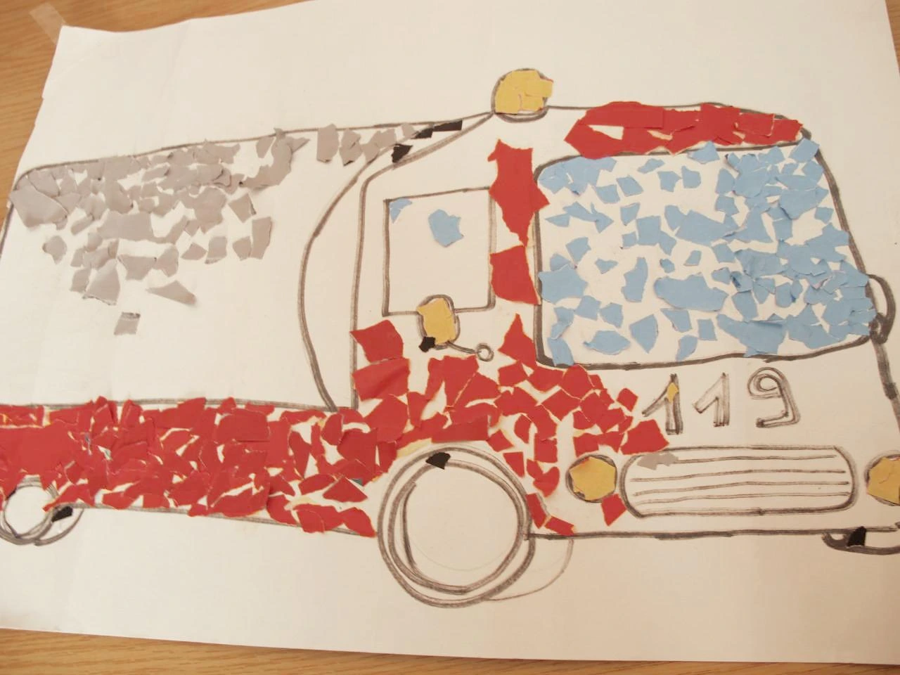 [3-75] 7세반 쉐마 선생님이 처음으로 그린 소방차.JPG