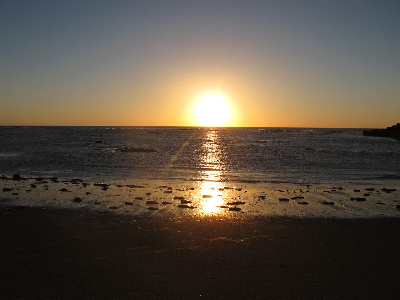 [5-15] 아실라(Assilah) 바닷가에 떨어지는 노을.JPG