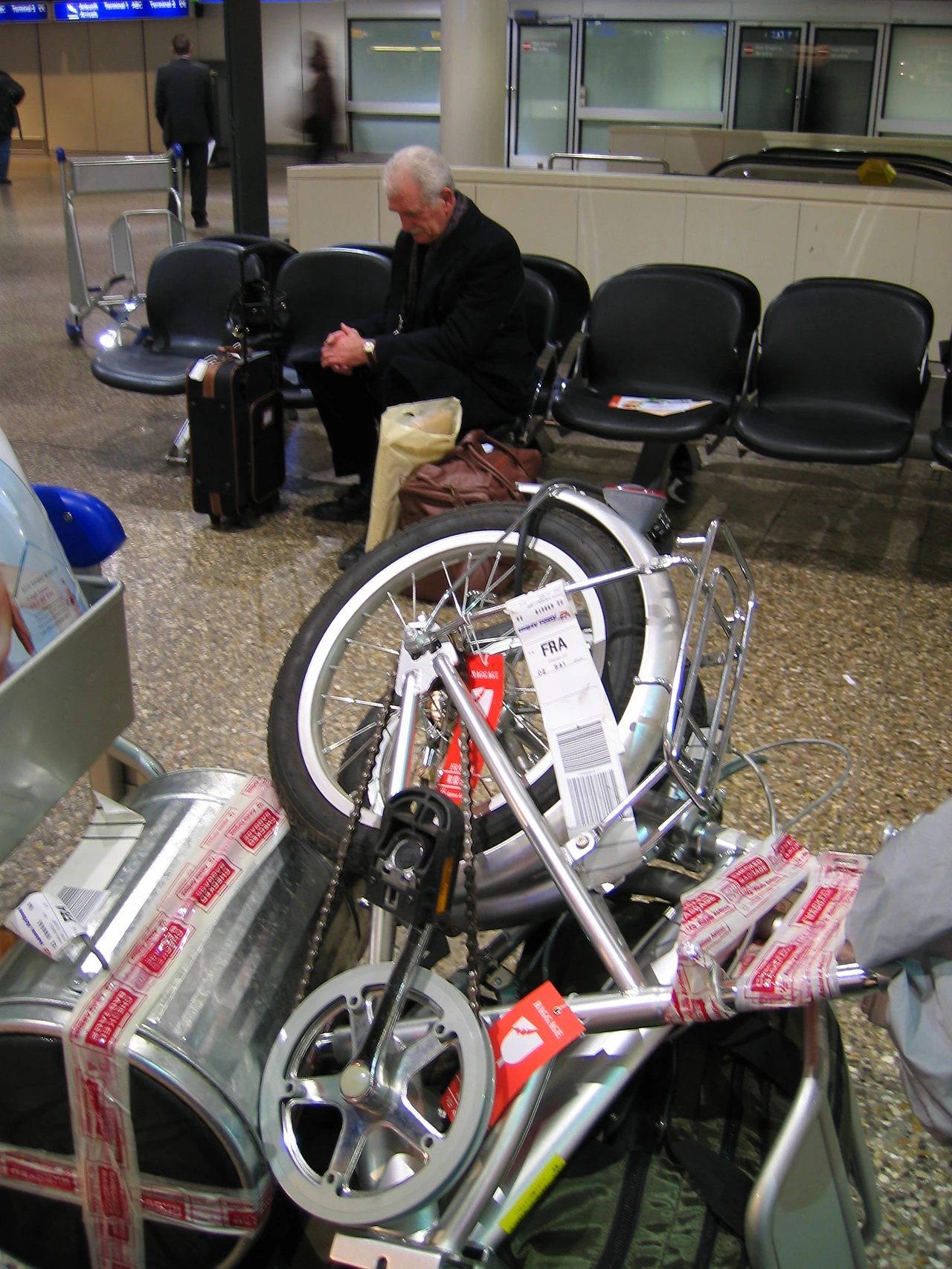 공항에 내린 짐.JPG