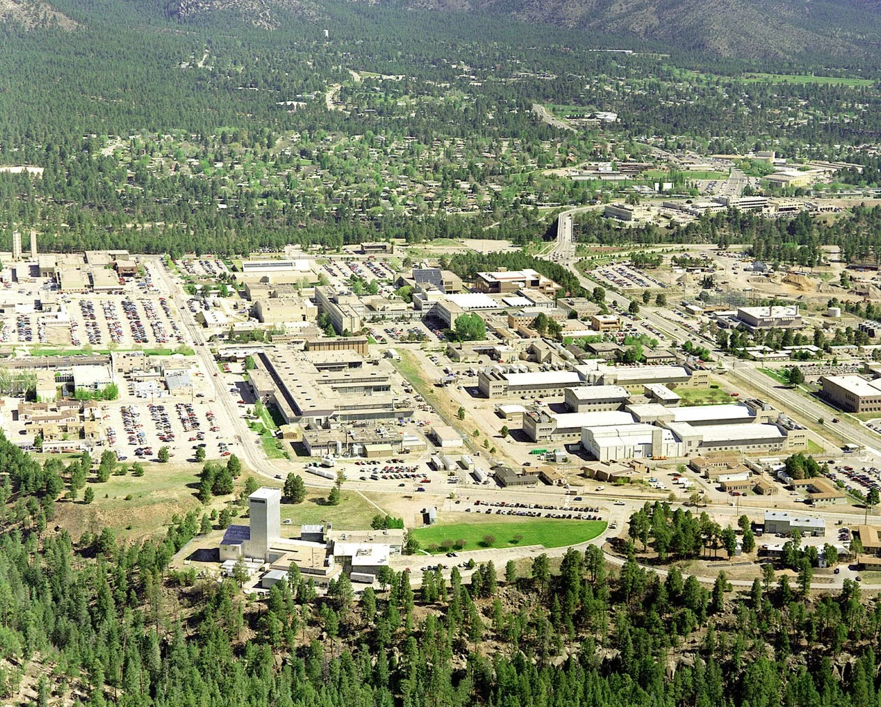 Los_Alamos_aerial_view.jpeg