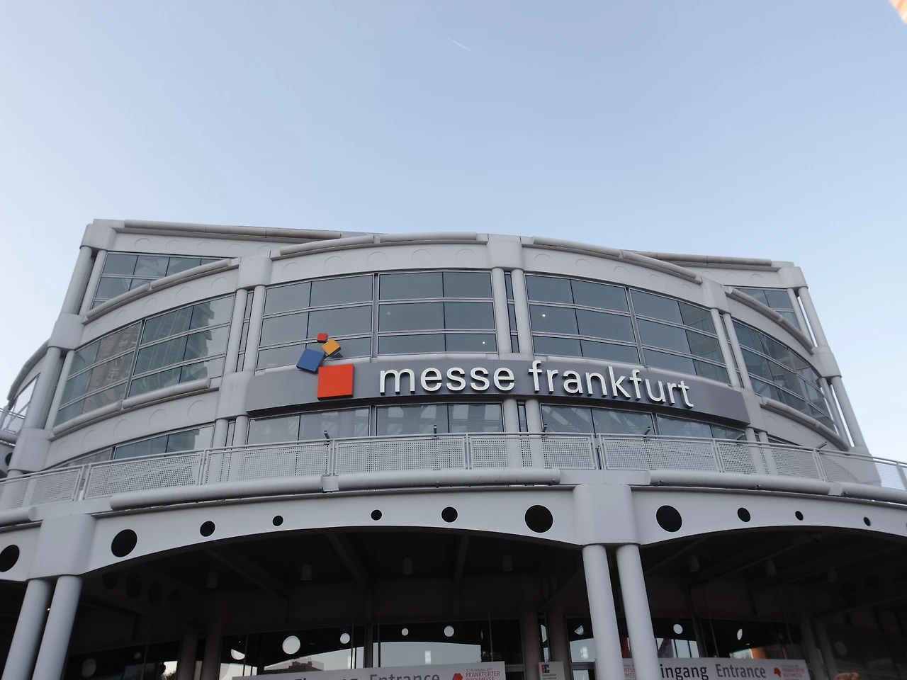 997093335A09353E0F3C98