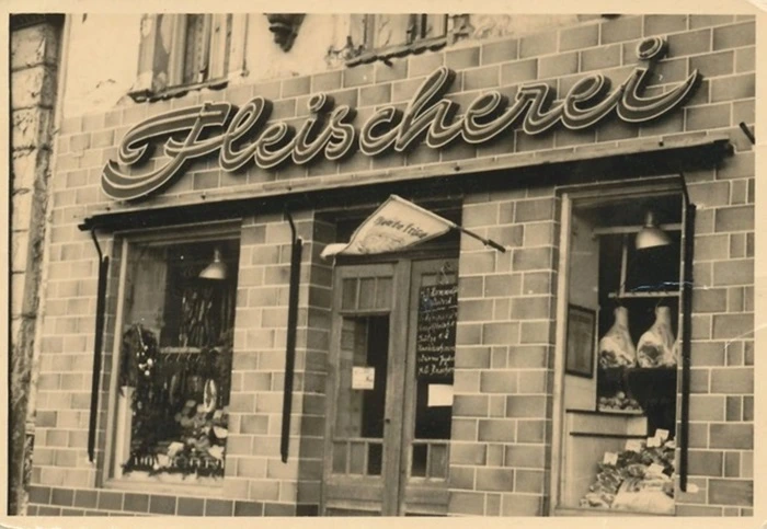 998296335A1E7D102EBAA5