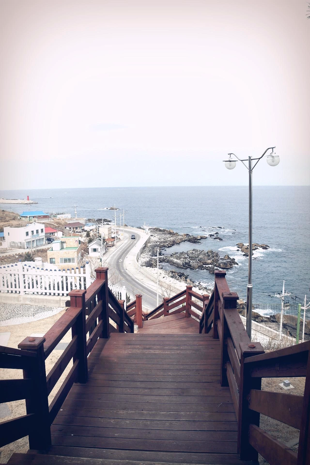 사진6-등대를 오르던 중 문득 뒤돌아보고 반한 풍경.JPG