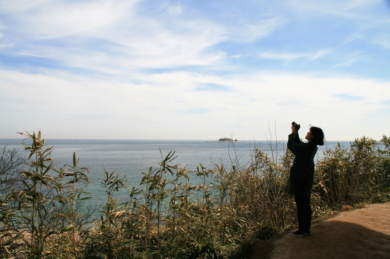 추가컷-고종환제공-카메라로 아름다운 순간을 담는 필자 모습.JPG