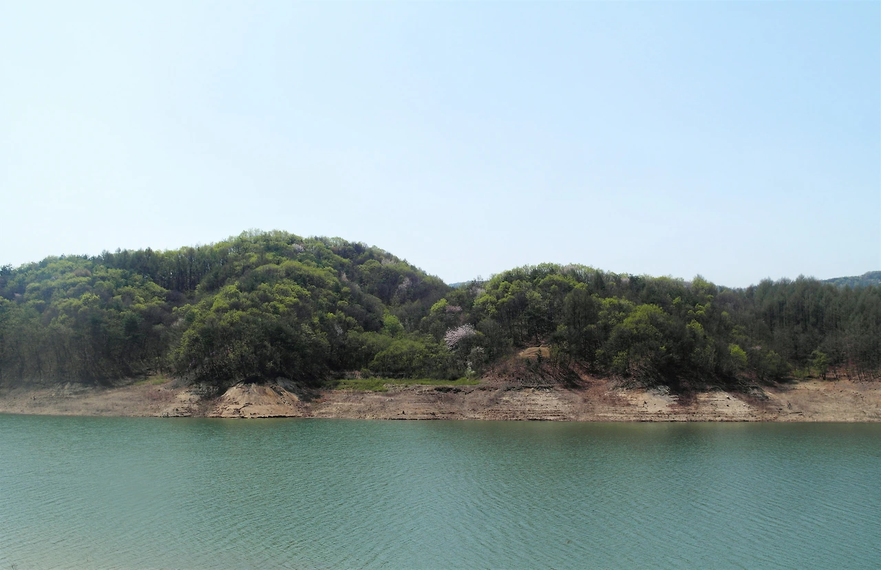 사진1-횡성댐이 만들어지며 생겨난 인공호수인 횡성호.JPG