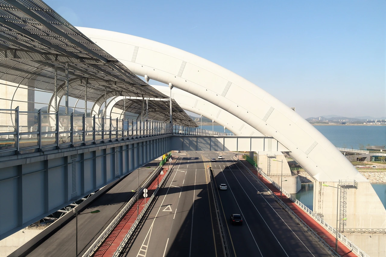 사진12-잠시라도 좋다. 창밖을 보는 여유를 가지면 좋겠다..JPG