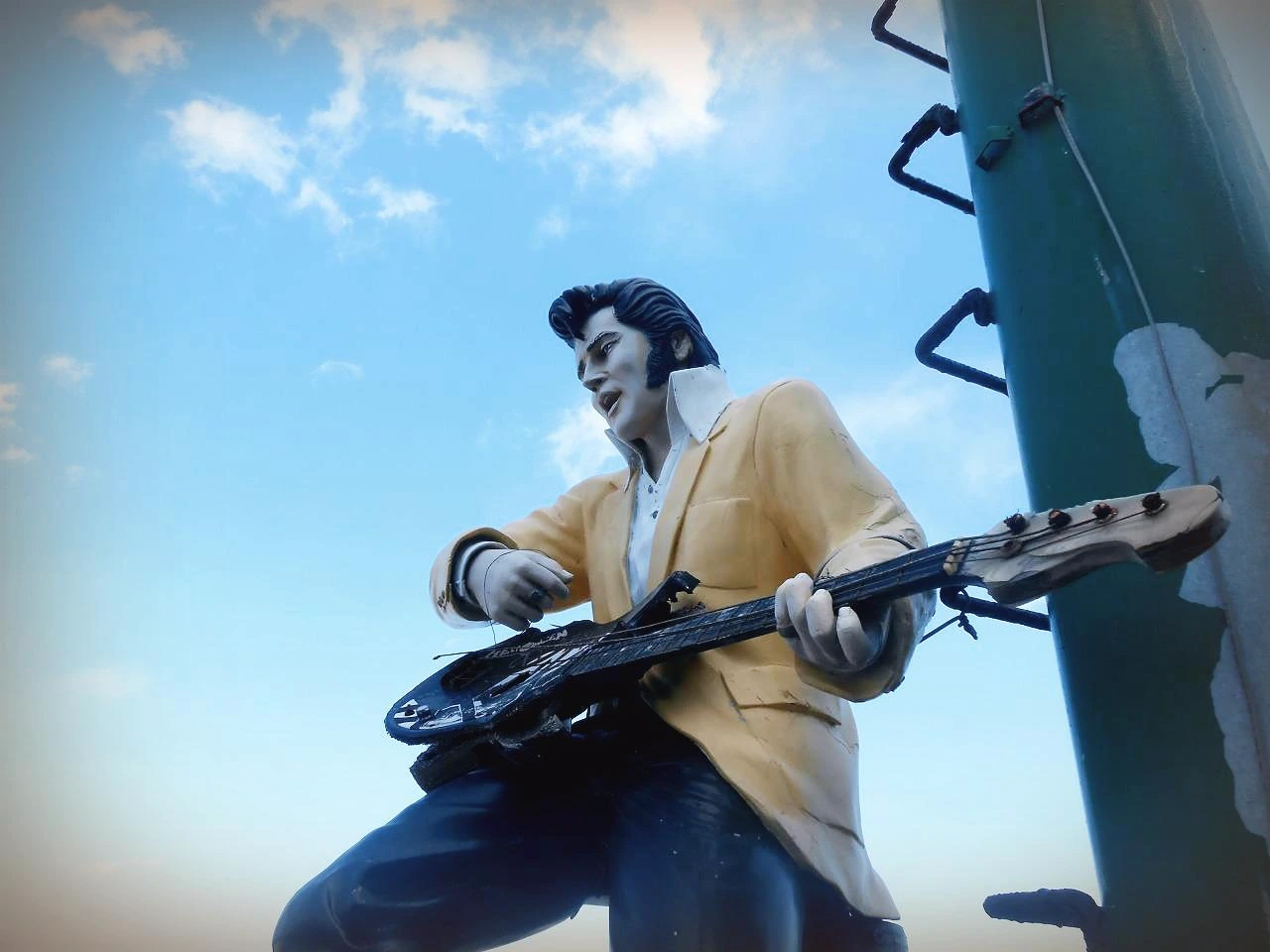 추가컷-기타치는 엘비스프레슬리상.JPG