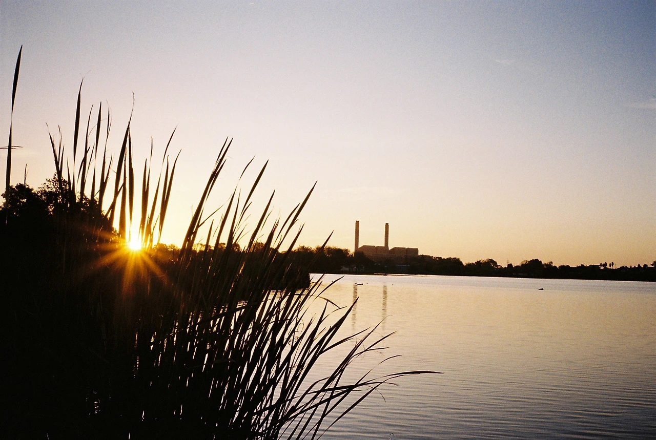 2020 헌틀리 화력발전소 노을 하카노아호수에서.JPG
