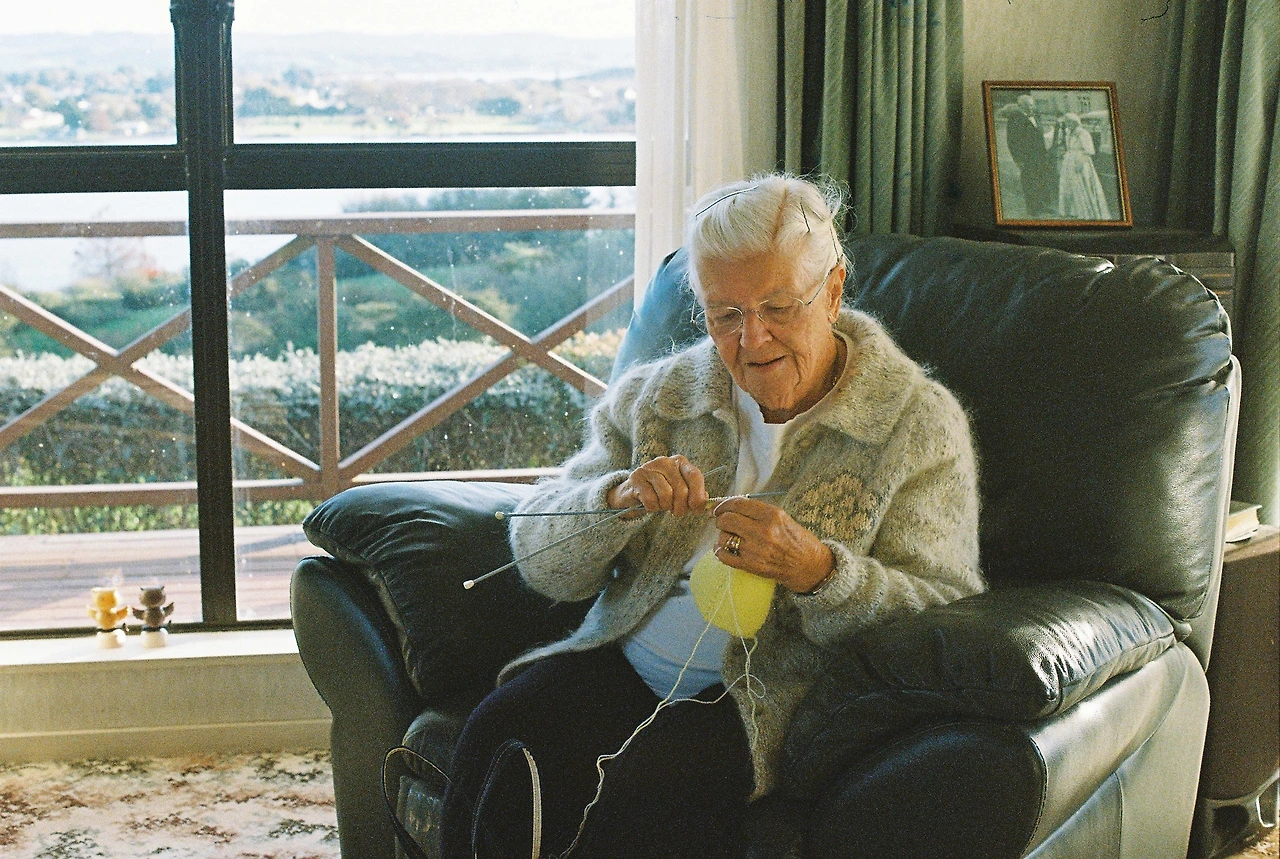 2020 베티할머니_뜨개질_주름.JPG