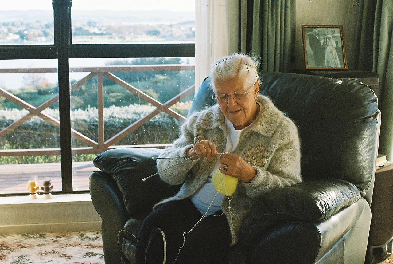 2020 베티할머니_뜨개질_주름.JPG