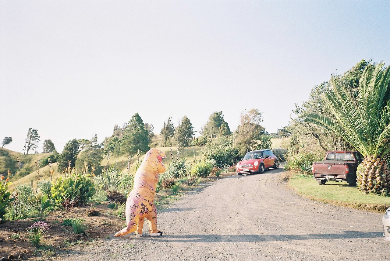 201912 크리스마스 파티_공룡분장2.JPG