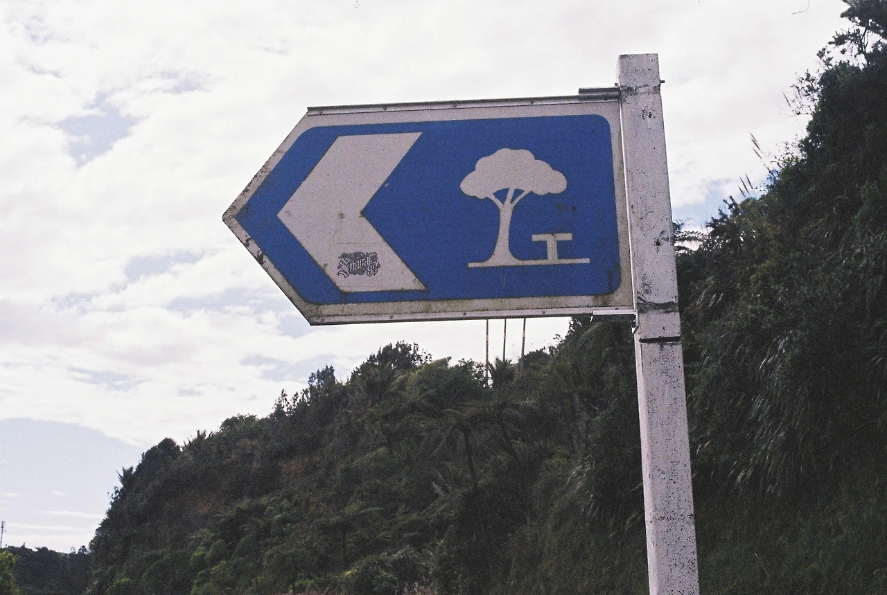 2021 뉴플리머스 쉼터 표지판.JPG