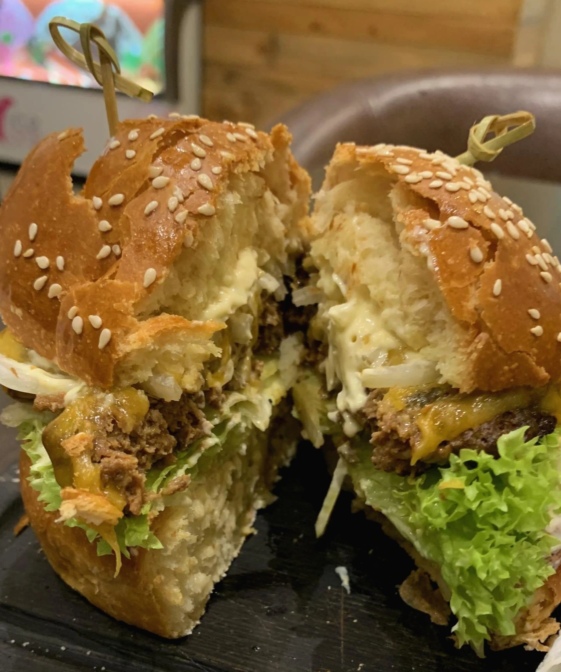 에릭카이저 스테이크 버거5.jpeg