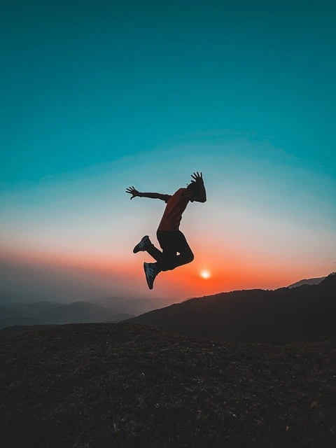 jumping-7453589_640.jpg?type=w966