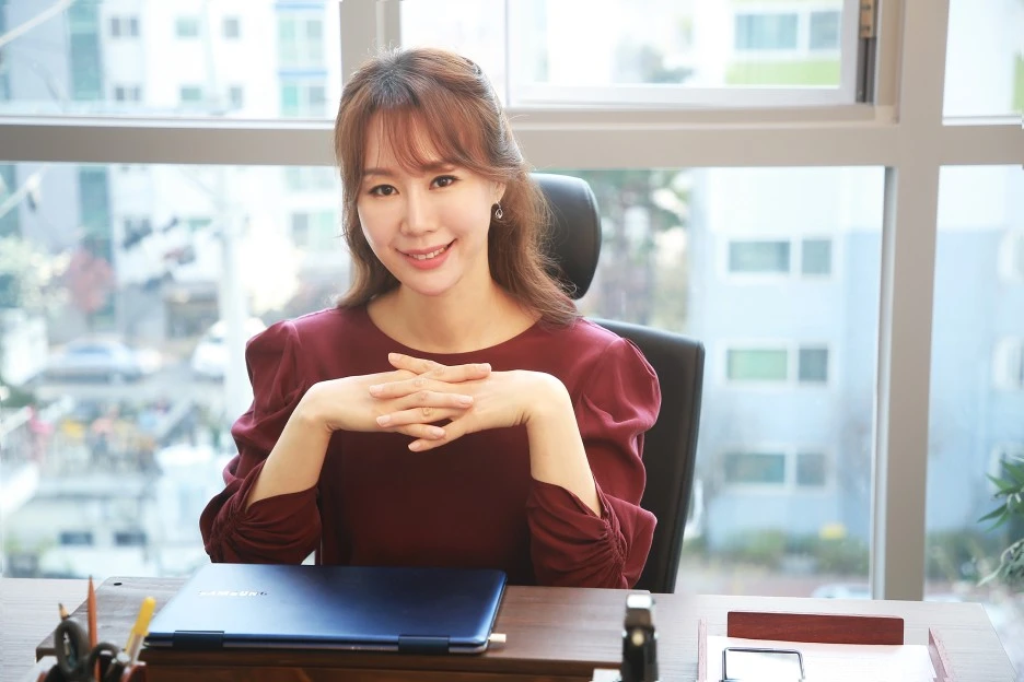 %EB%AE%A4%EC%A7%81%EC%B9%B4%EC%9A%B0_%EC%A0%95%ED%98%84%EA%B2%BD%EB%8C%80%ED%91%9C.jpg?type=w1