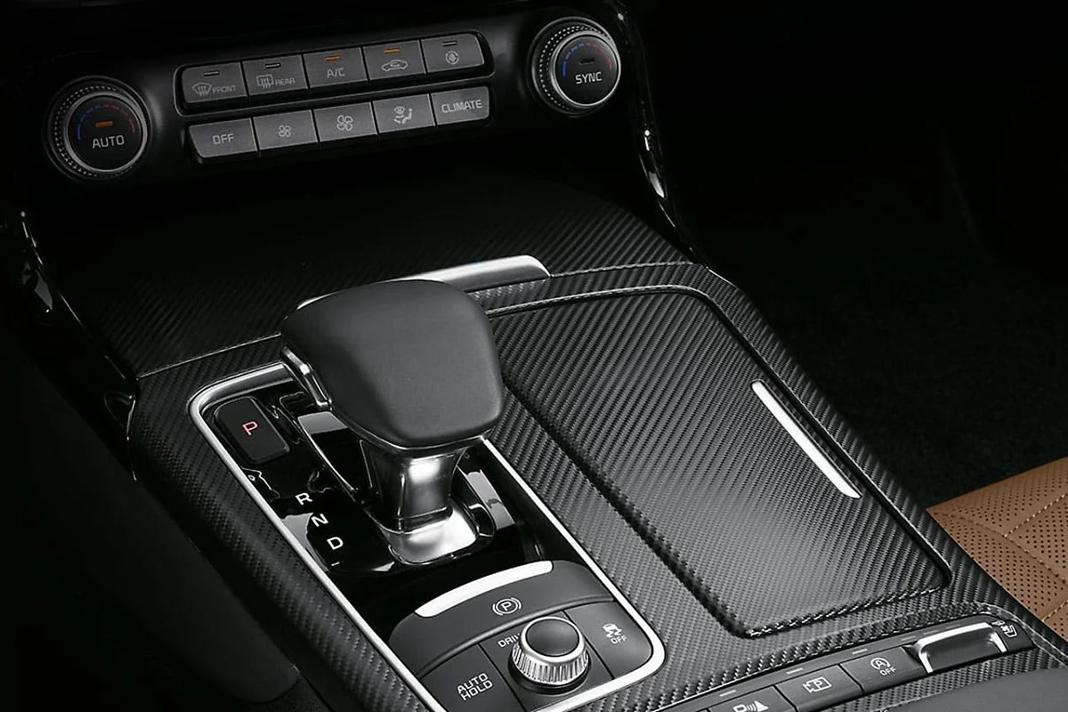 stinger_tribute_gearknob.jpg?typew1200