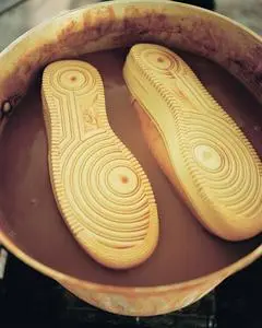 NIke-dying-1_300x300.jpg?v=1611603932