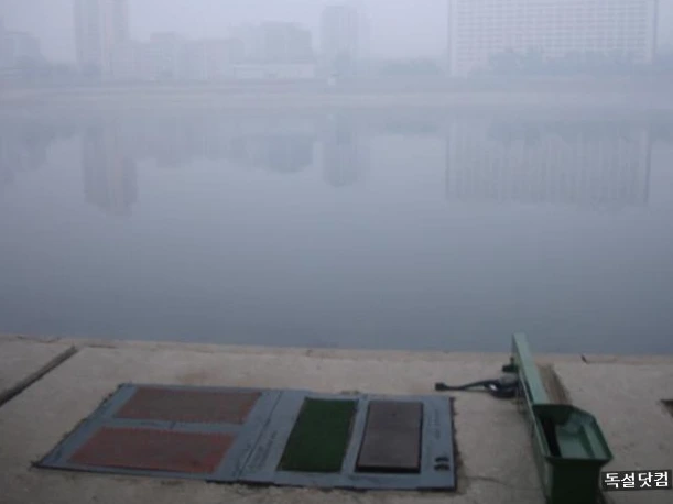 대동강변 골프.jpeg