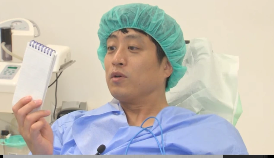 이기주 실험 수첩보고 놀라는.PNG